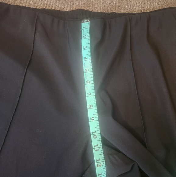 EUC ATHLETA MERCURIAL CROP FLARE PANTS black - Picture 8 of 9